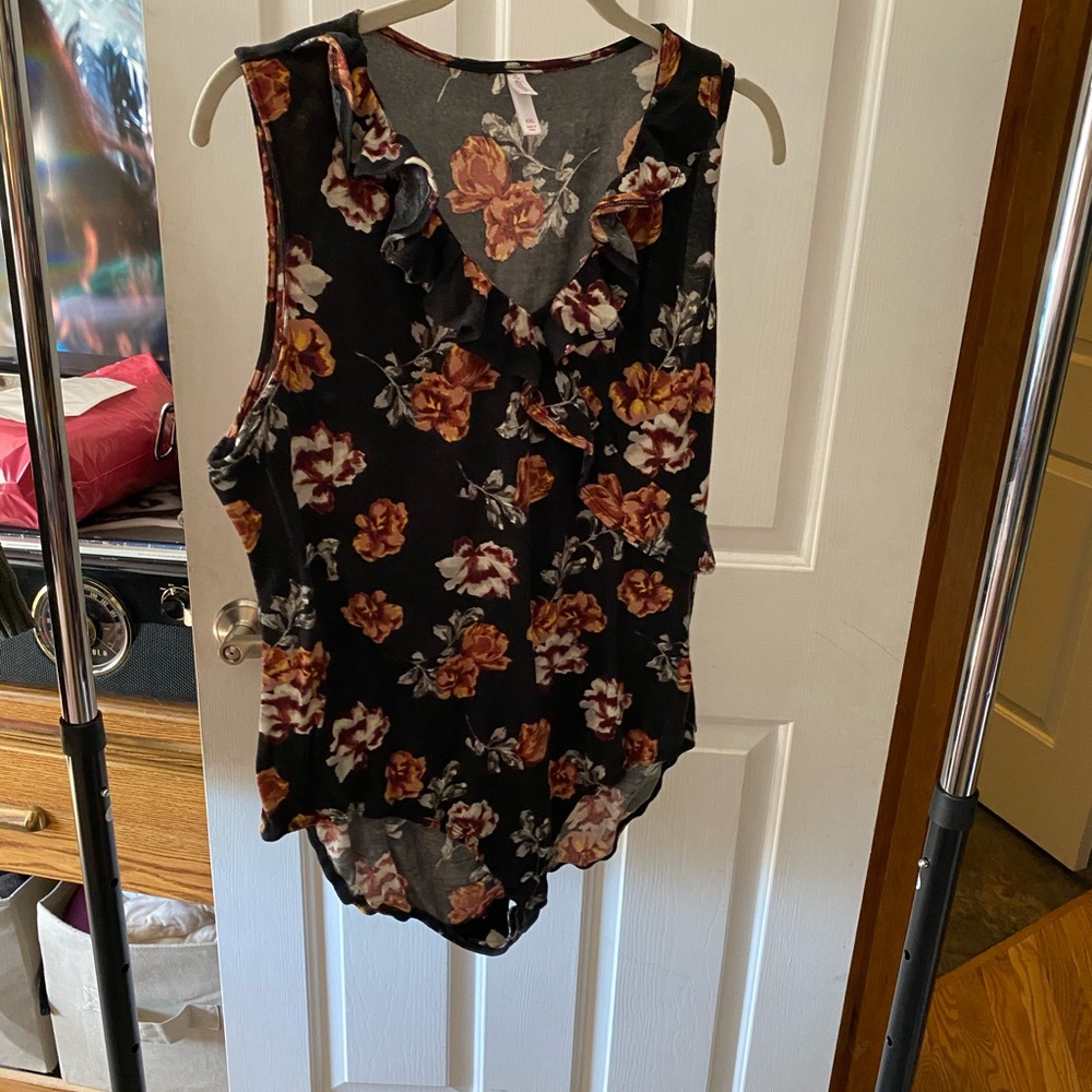 Floral ruffle bodysuit
